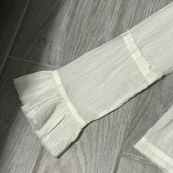 LIKE NEW! Women's We the Free White Pleated/Ruffled Blouse - XS - Picture 9 of 13